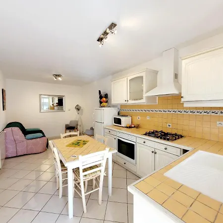 Rdc De De 35 M2 - 400 M Six-Fours-les-Plages