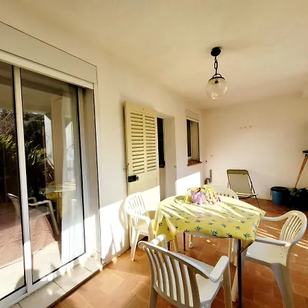 Casa de Férias Rdc De De 35 M2 - 400 M *