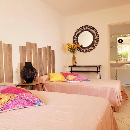 Rdc De De 35 M2 - 400 M * Six-Fours-les-Plages